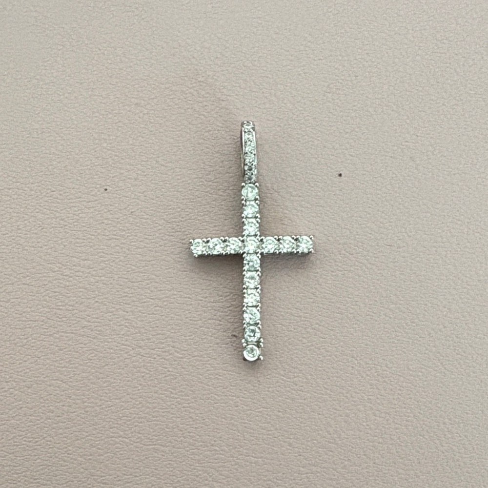 Elegant Silver Cross Pendant